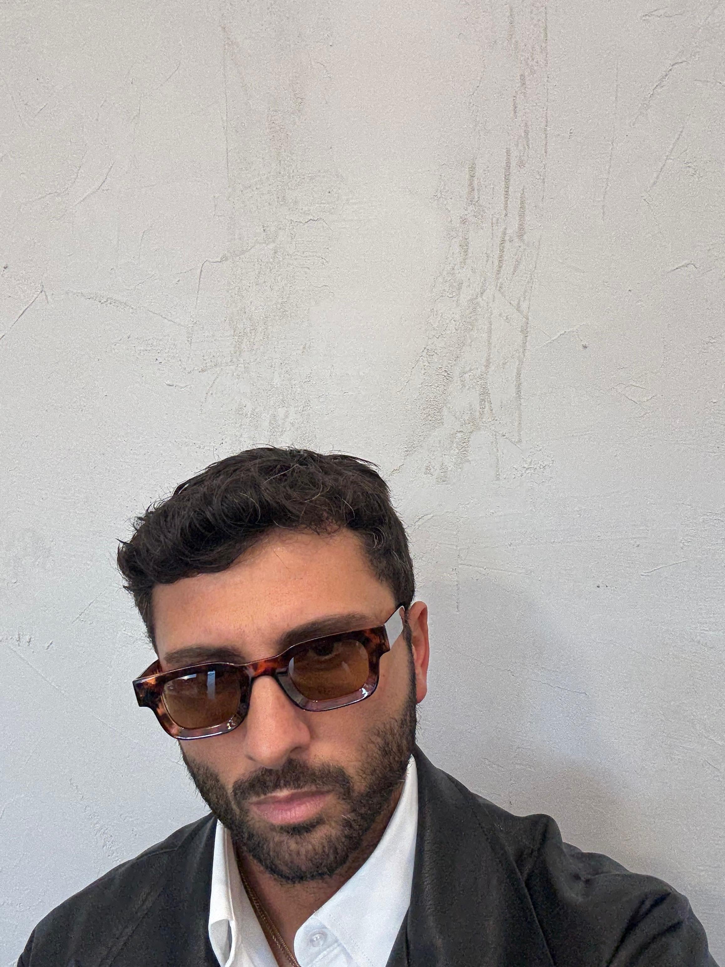 SUNGLASSES 10