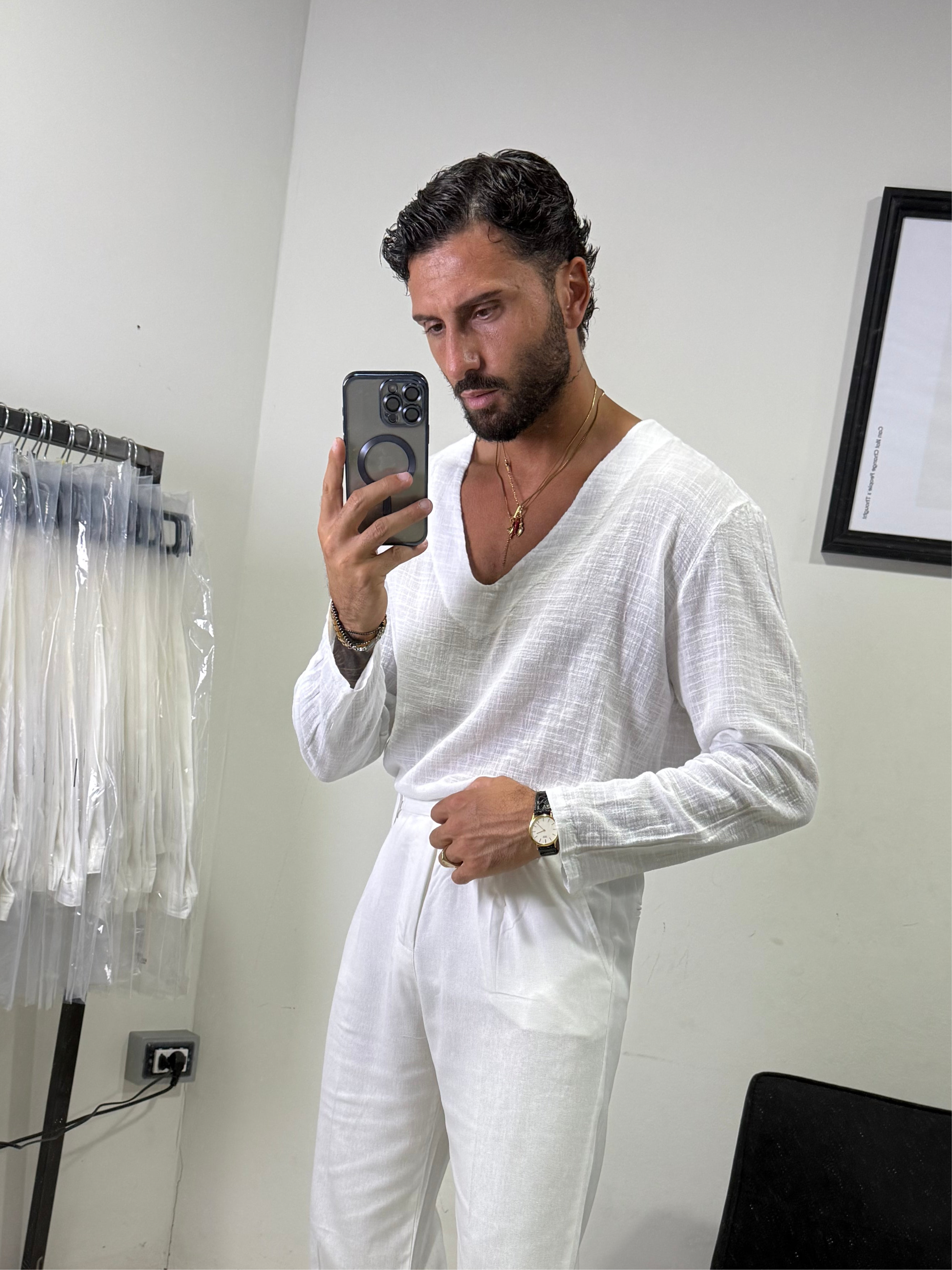 MAGLIA SCOLLO A V LINO