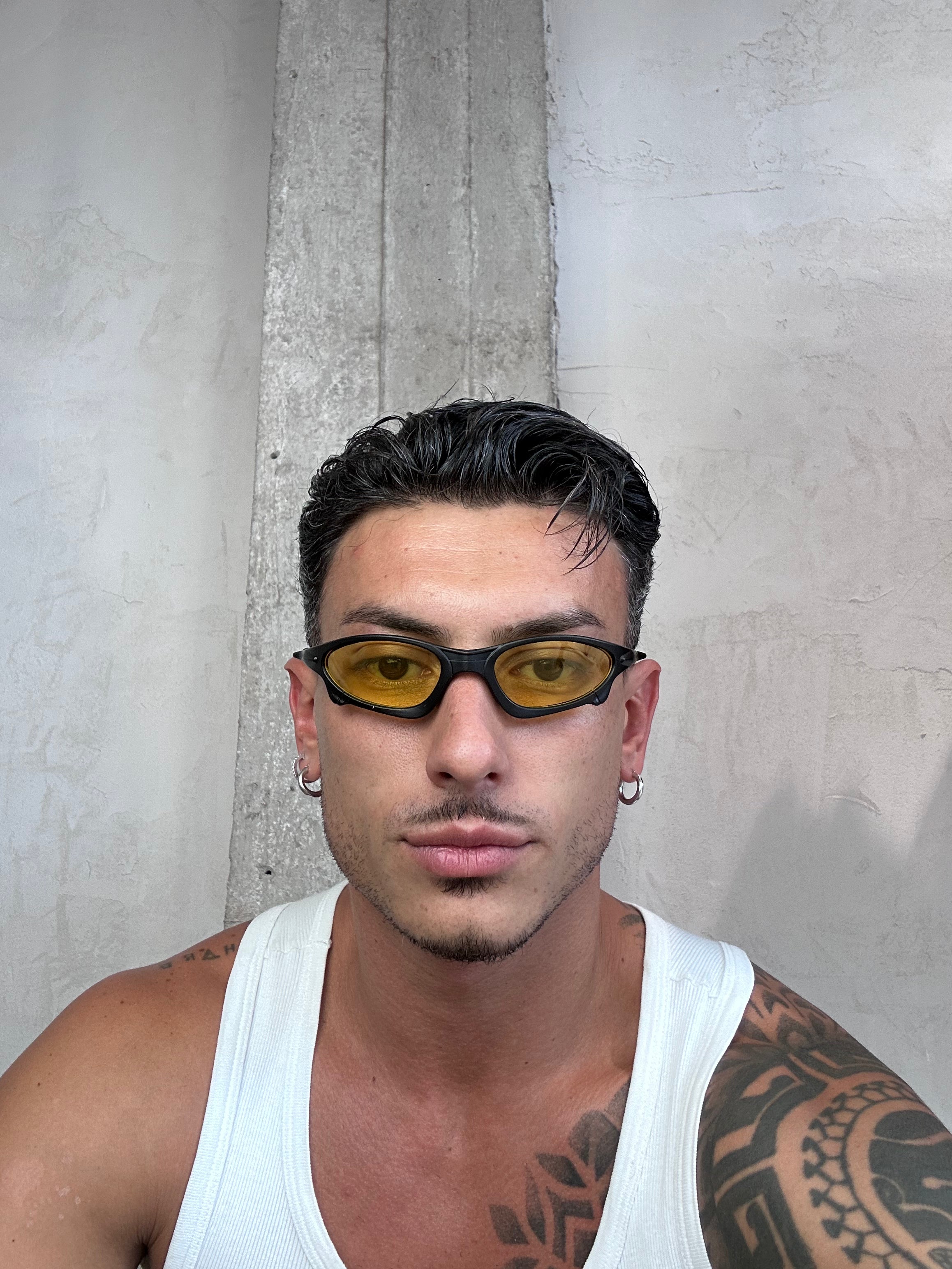 SUNGLASSES 16