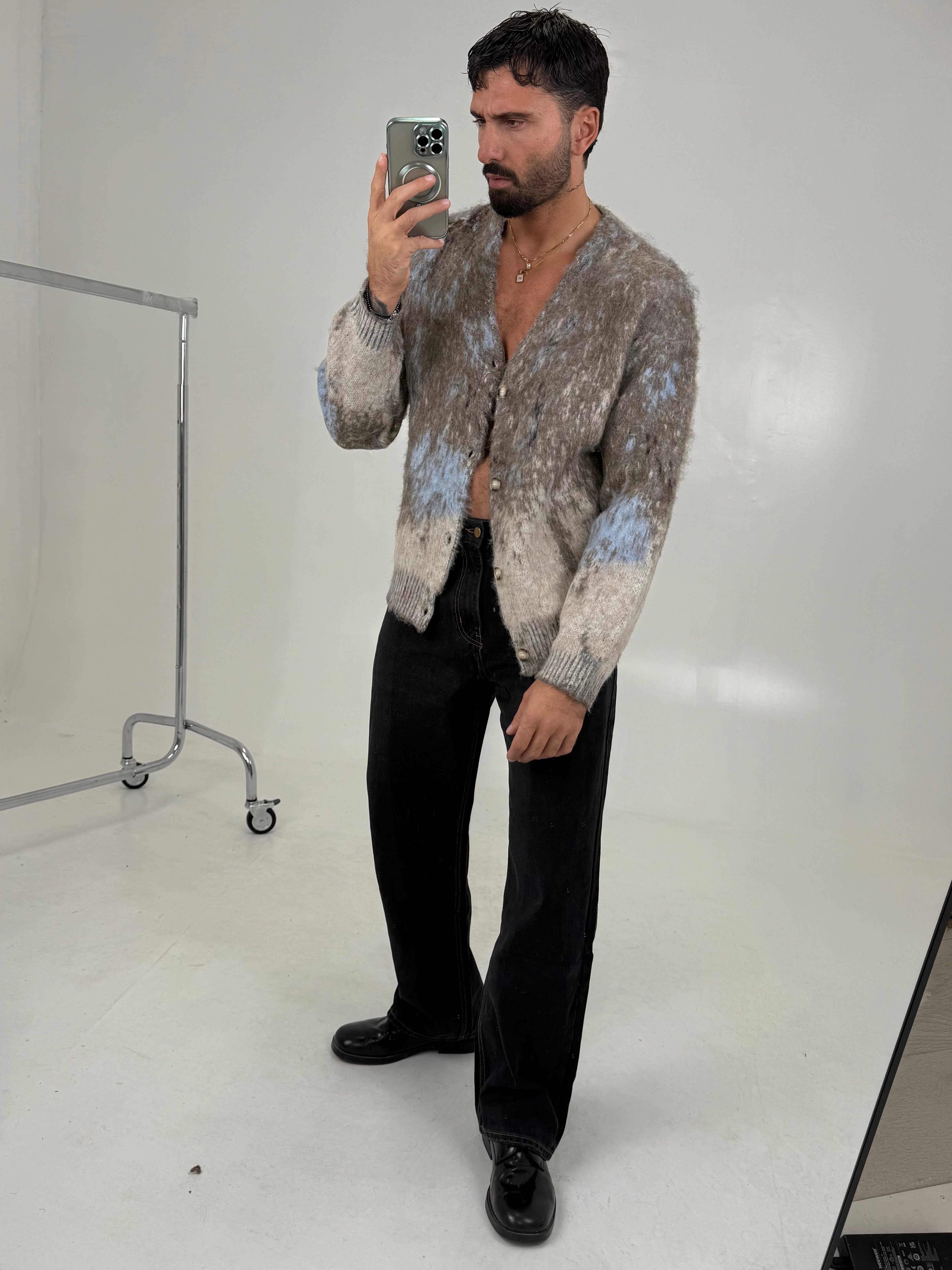 CARDIGAN WOLF