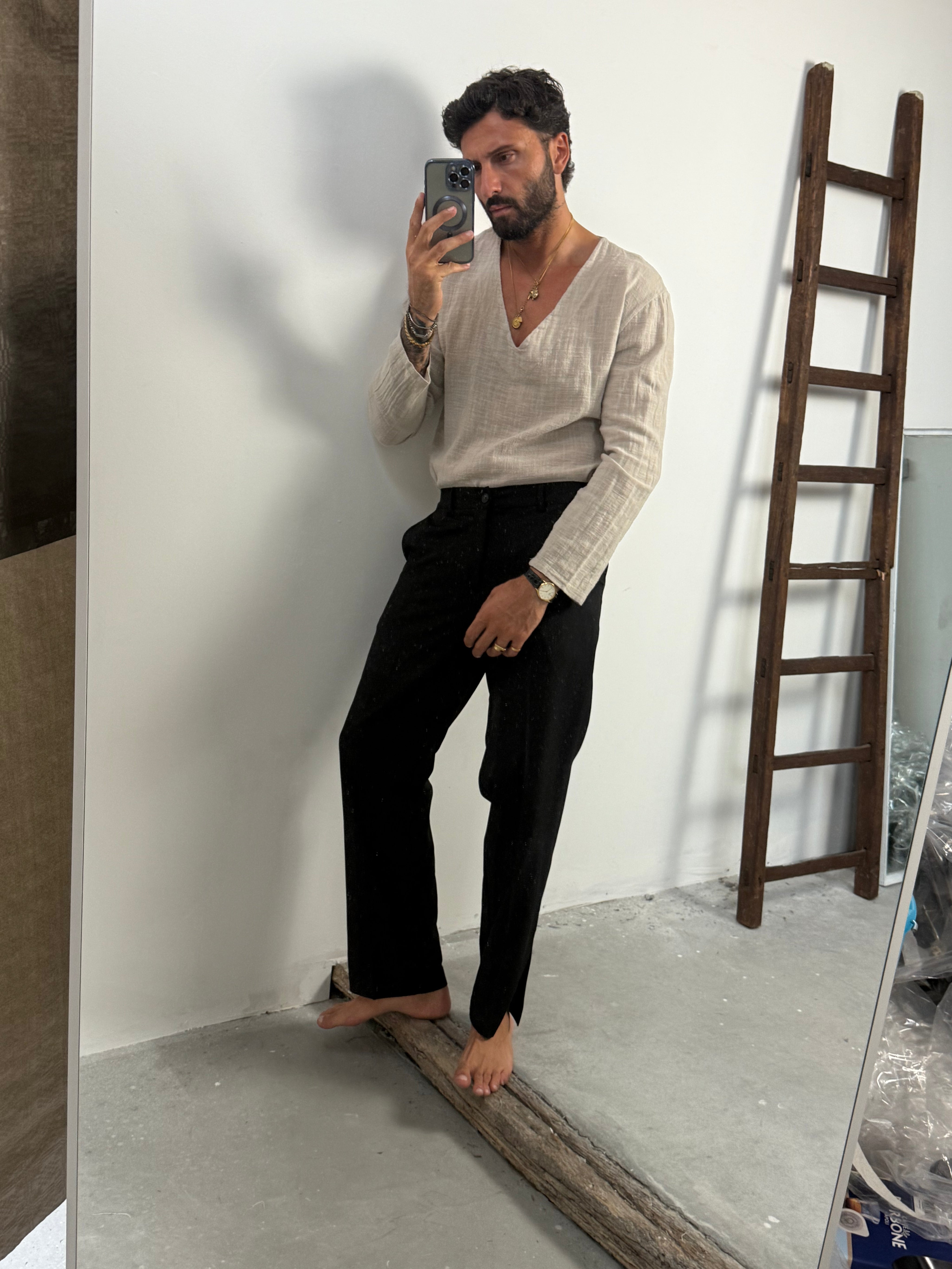 MAGLIA SCOLLO A V LINO